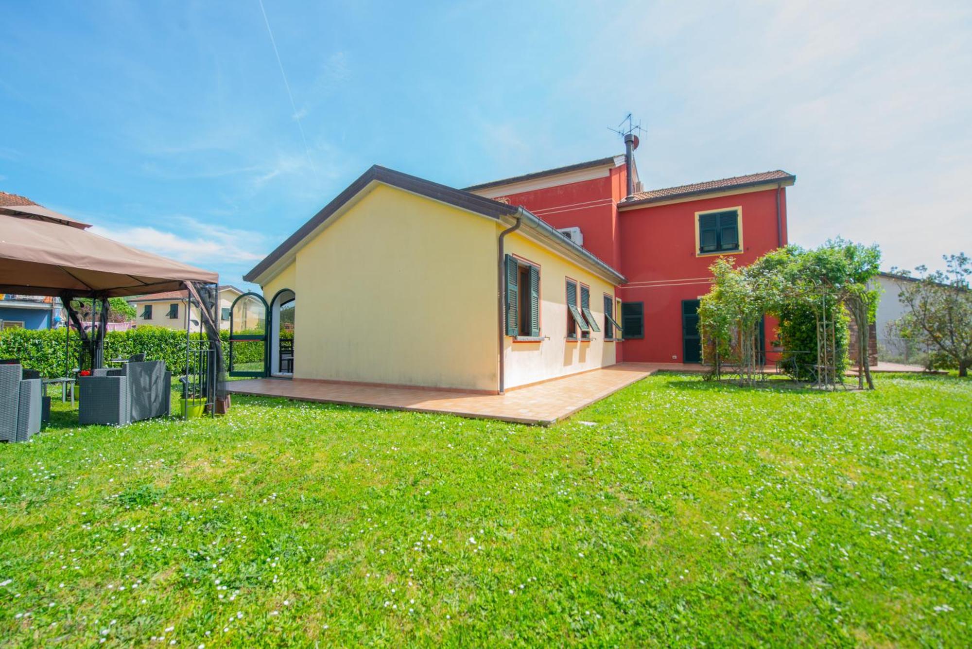 Il Vecchio Noce Hotel Brugnato Luaran gambar
